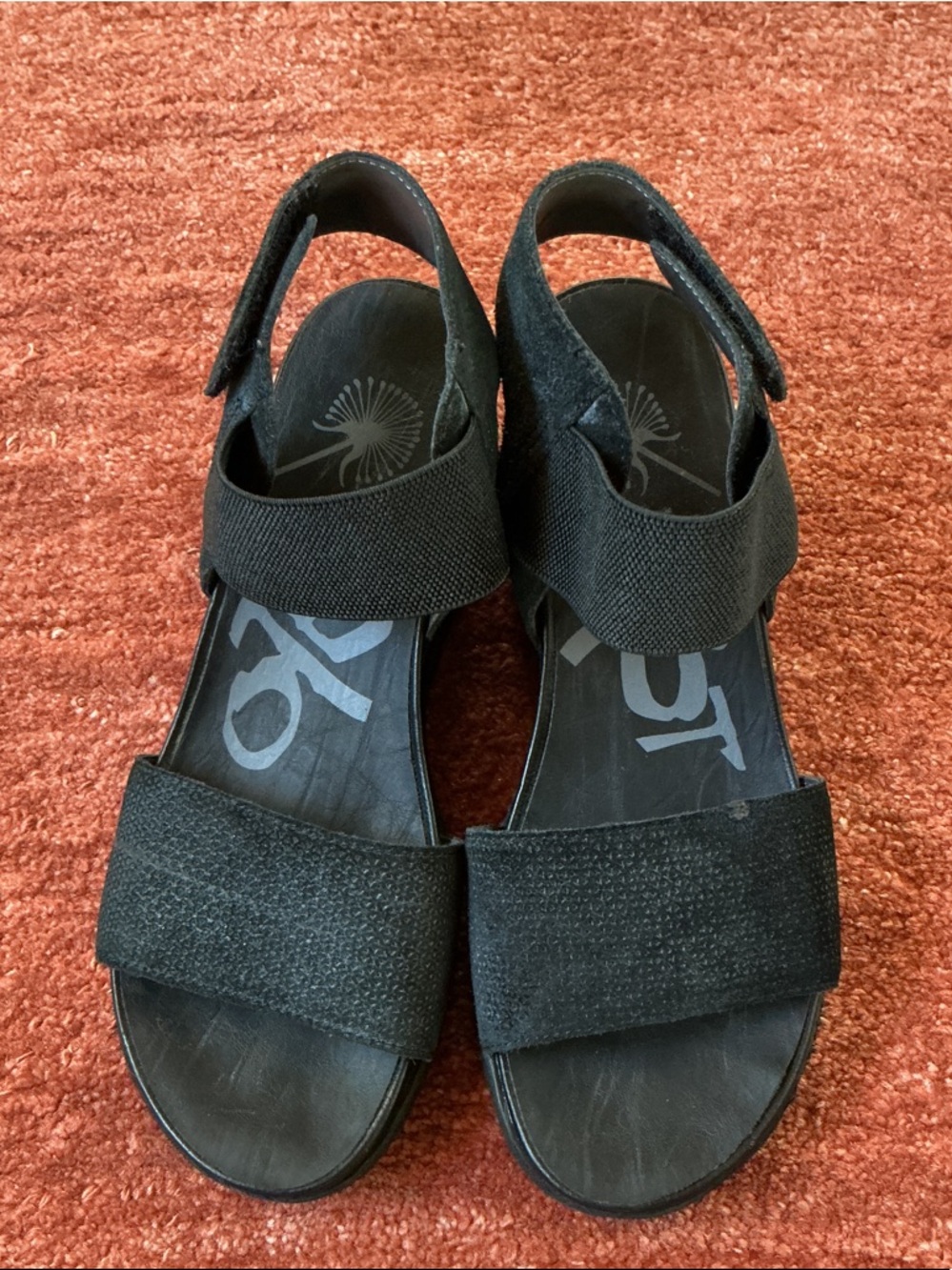 OTBT women’s Black Hook-and-Loop Velcro Sandals size 7